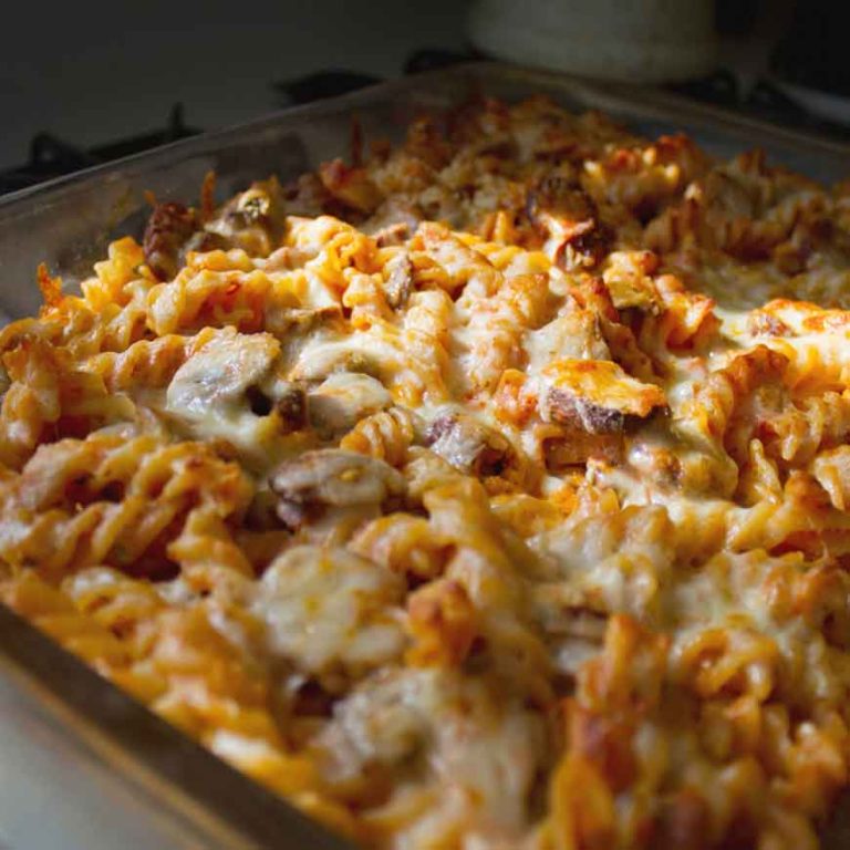 fusilli-al-sugo-con-mozzarella-di-bufala